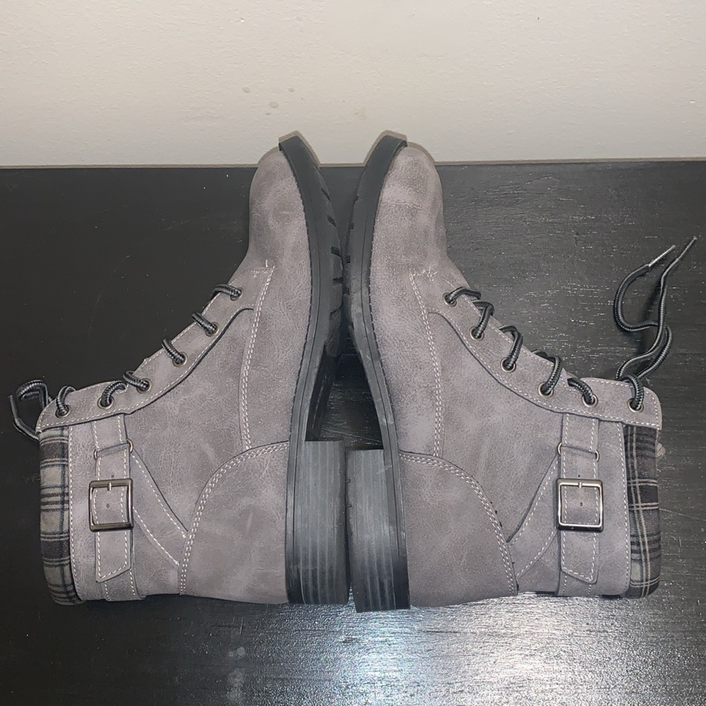 Sporto Gray Clancy ankle boots.   Size 8.5.  Vegan‎ Leather.